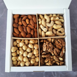 Набір горіхів 300 г. у коробці.. Photo 2